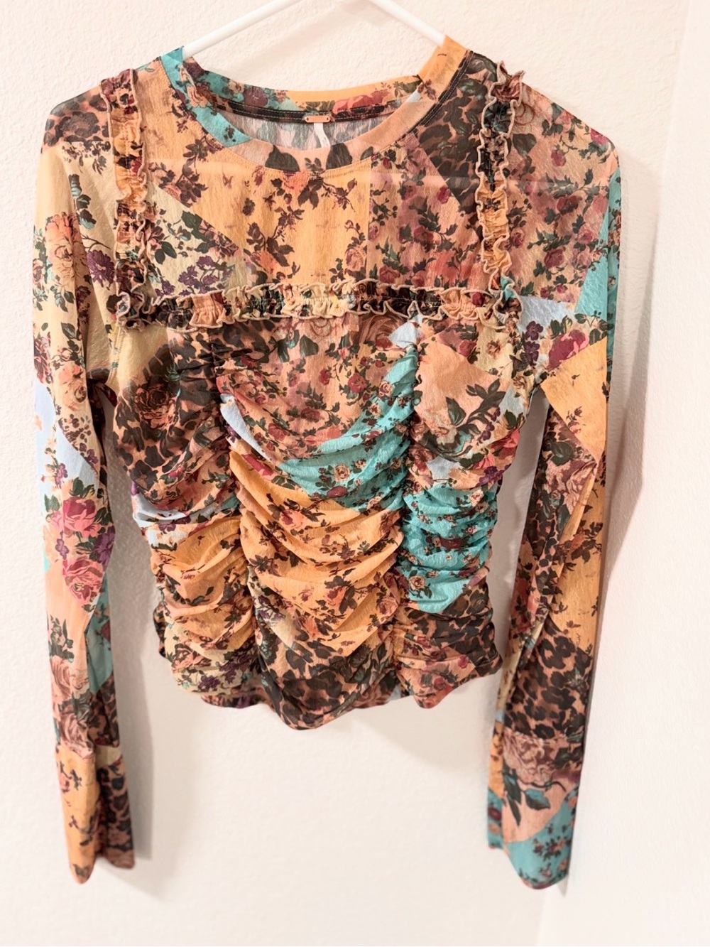 NWOT Free People Size:L/ Ariana Long-sleeve Ruched Top